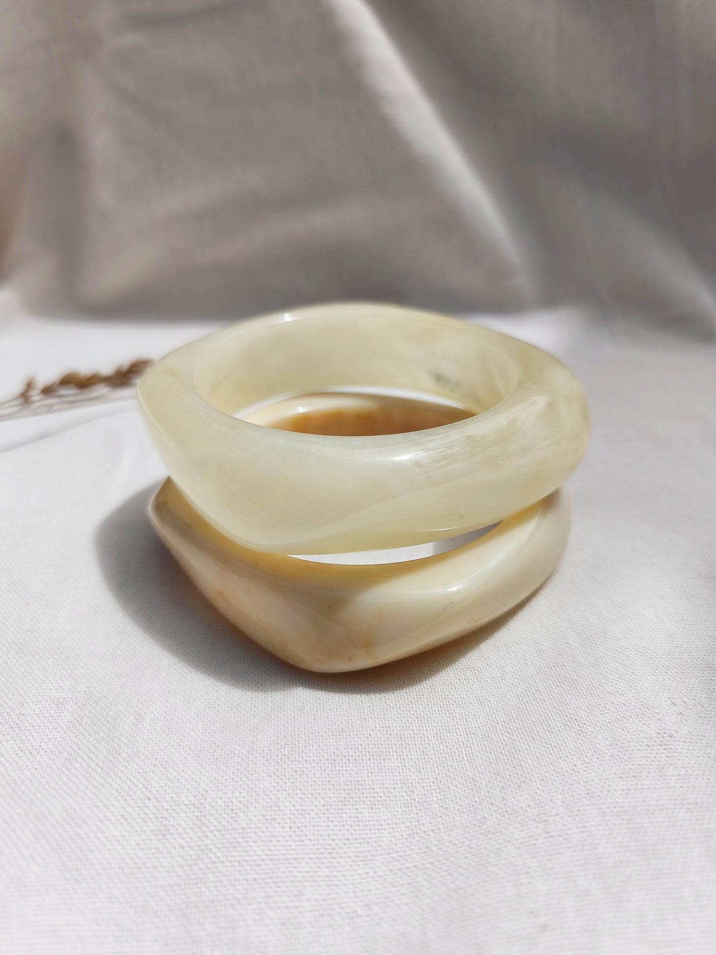 Bracelet en résine blanc marbré