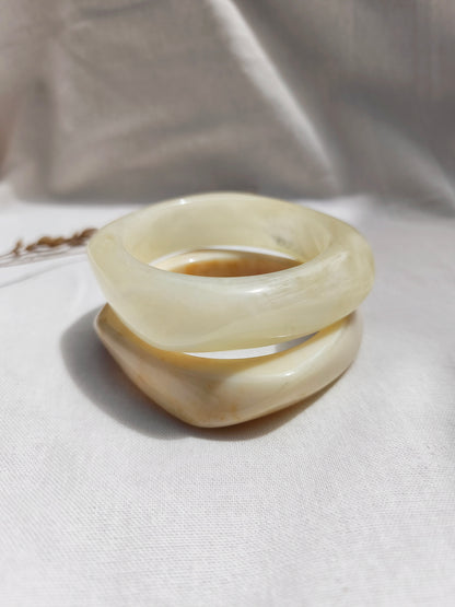 Bracelet en résine blanc marbré