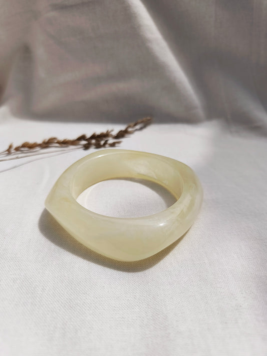 Bracelet en résine blanc marbré